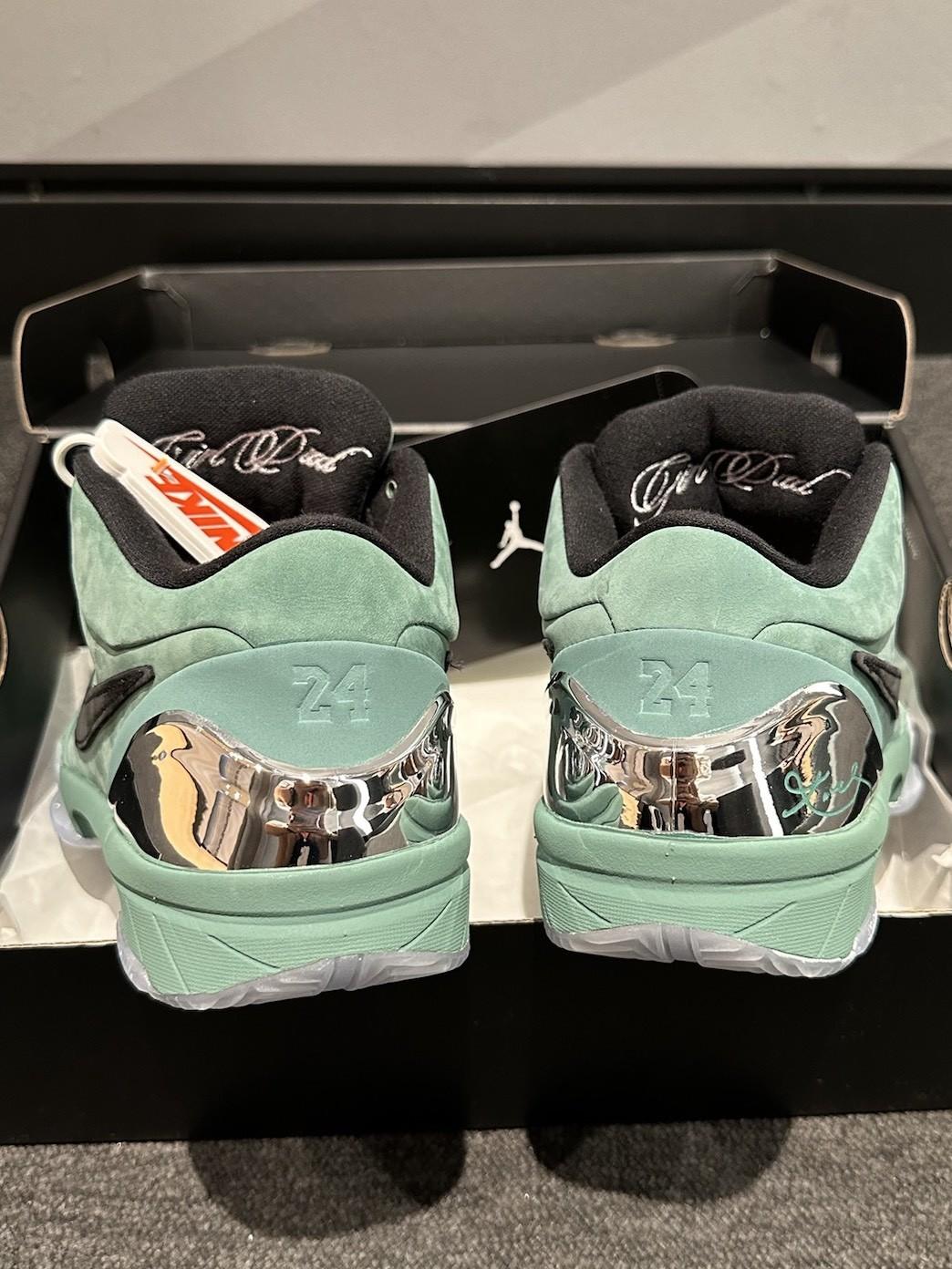 全新科比Kobe 4 Protro “Girl Dad” 绿色绒面革纵享丝滑!